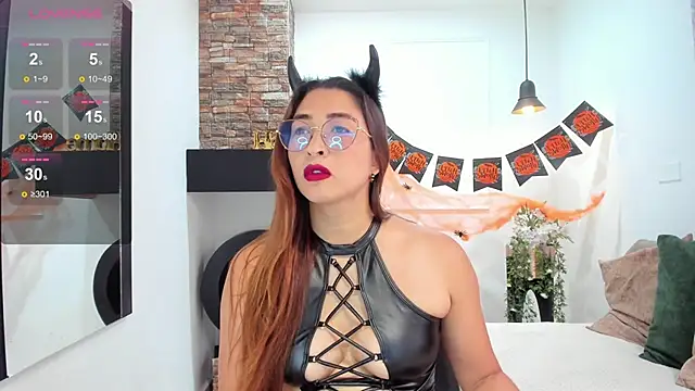  LaraMom  online show from 10.31.25