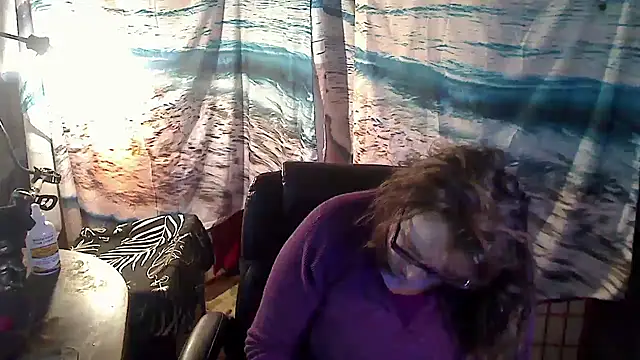 Ireallysquirt online show from 02.15.25