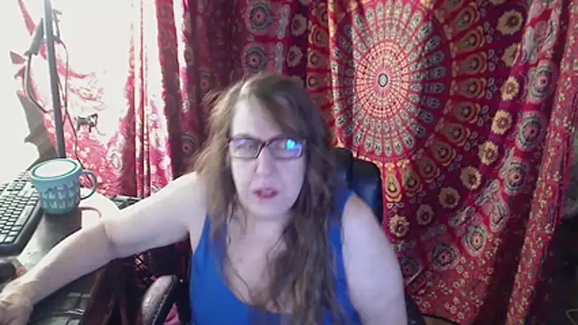 Snapshot of Ireallysquirt chatting on 12.21.25 Ireallysquirt online show from 12.21.25