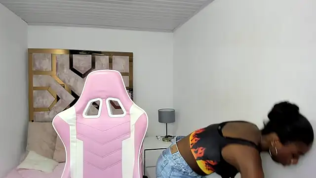 Snapshot of Anny_osorio chatting on 03.14.25 Anny osorio online show from 03.14.25