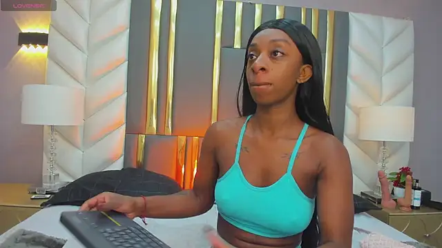 Snapshot of Anny_osorio chatting on 11.30.25 Anny osorio online show from 11.30.25