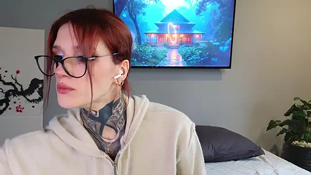 Snapshot of SophieInkk chatting on 11.08.25 SophieInkk online show from 11.08.25