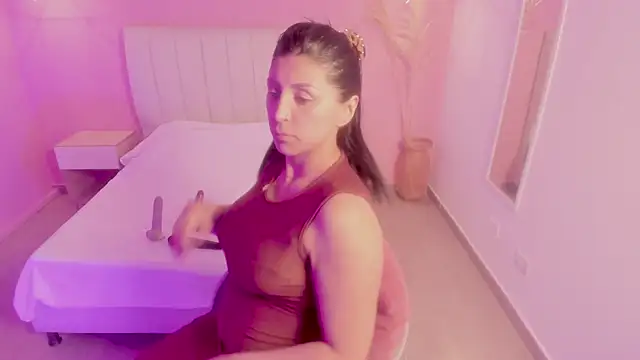 tiffani  love online show from 02.20.25