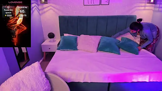 tiffani  love online show from 02.27.25