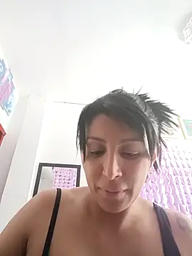 tiffani  love online show from 09.10.25