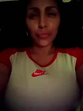 tiffani  love online show from 09.18.25