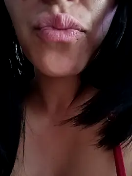 tiffani  love online show from 10.09.25