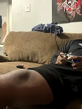 Snapshot of bigdick5157 chatting on 11.25.25 bigdick5157 online show from 11.25.25