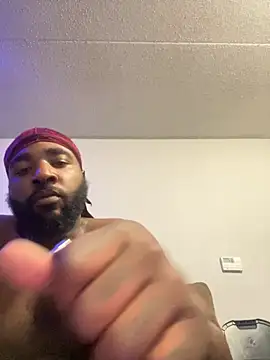 Snapshot of bigdick5157 chatting on 12.15.25 bigdick5157 online show from 12.15.25