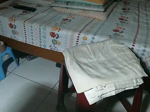 triangle0623 online show from 10.13.25