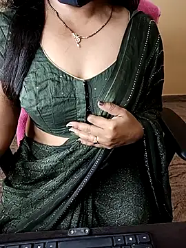 Snapshot of Nithya_05 chatting on 01.13.26 Nithya 05 online show from 01.13.26