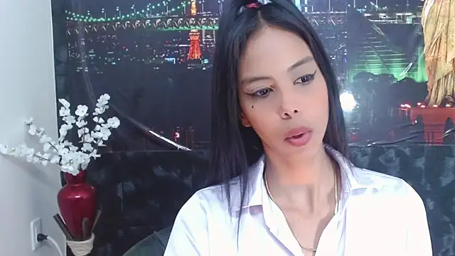 Snapshot of Catalella_Ar chatting on 04.18.26 Catalella Ar online show from 04.18.26