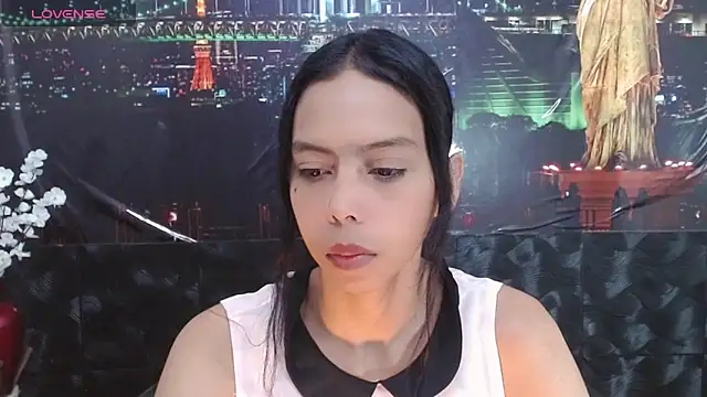 Snapshot of Catalella_Ar chatting on 05.05.26 Catalella Ar online show from 05.05.26