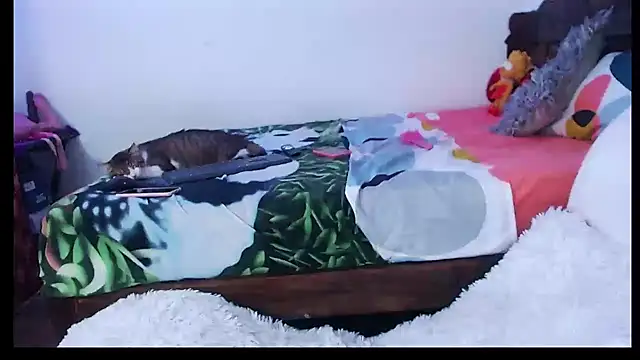 Snapshot of Candy-love87 chatting on 10.25.25 Candy-love87 online show from 10.25.25