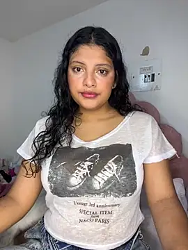 Snapshot of tati__22 chatting on 11.24.25 tati 22 online show from 11.24.25