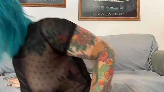 Snapshot of CherryBombBomb chatting on 09.20.25 CherryBombBomb online show from 09.20.25