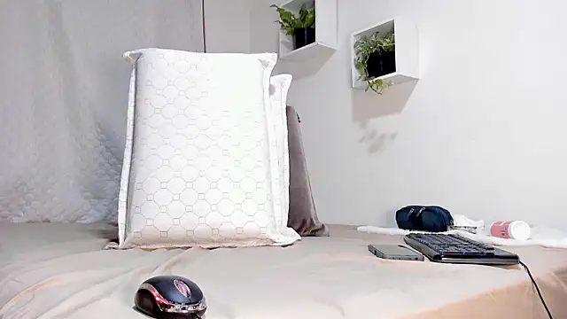 Snapshot of Aronxxs chatting on 02.24.25 Aronxxs online show from 02.24.25