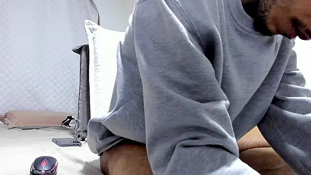 Snapshot of Aronxxs chatting on 02.27.25 Aronxxs online show from 02.27.25