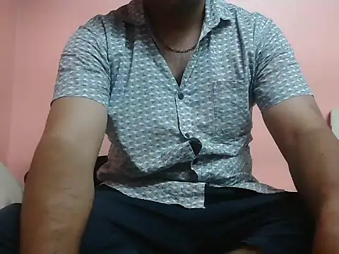 Snapshot of naughtymike0007 chatting on 05.10.26 naughtymike0007 online show from 05.10.26