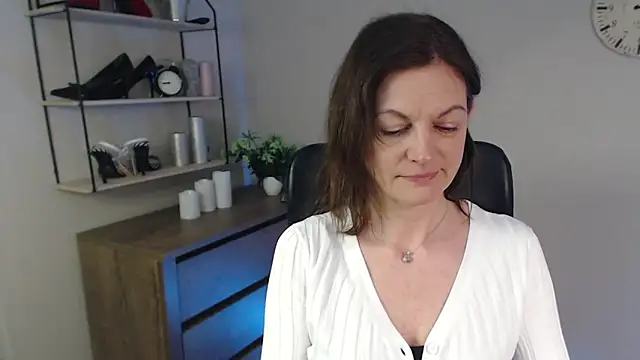 VivianWILD online show from 02.25.25