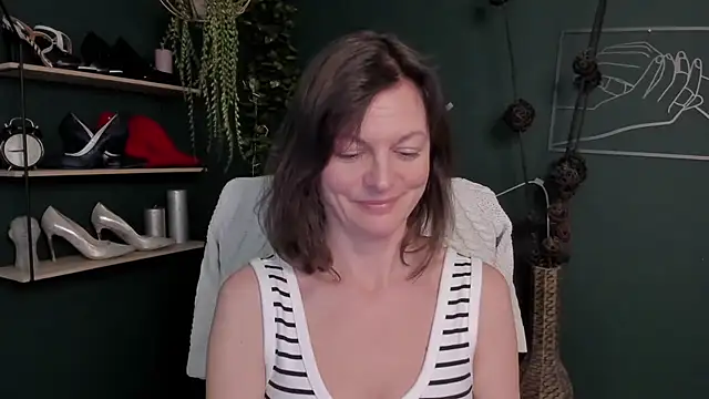 VivianWILD online show from 03.11.25