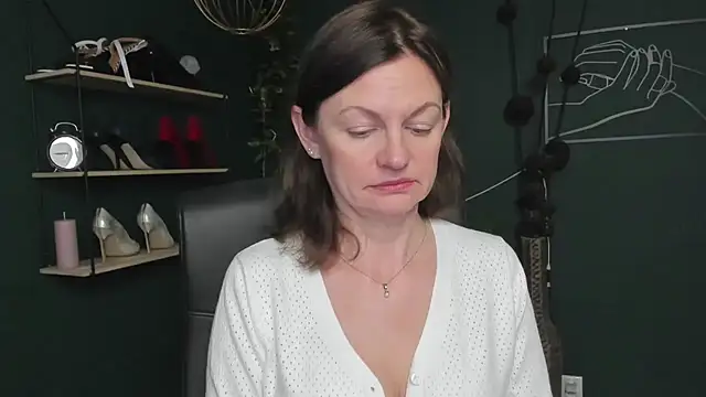 VivianWILD online show from 10.13.25