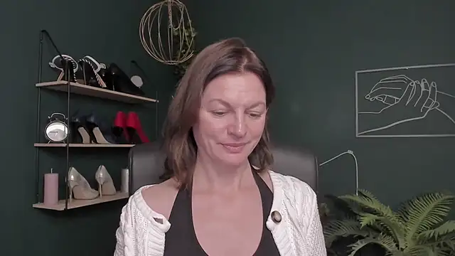 VivianWILD online show from 11.10.25