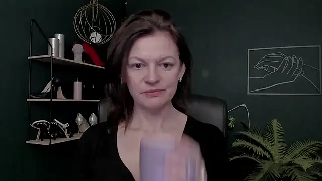 Snapshot of VivianWILD chatting on 01.16.26 VivianWILD online show from 01.16.26