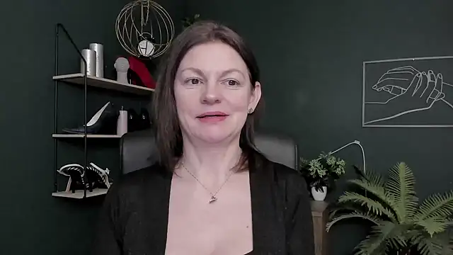 Snapshot of VivianWILD chatting on 02.12.26 VivianWILD online show from 02.12.26