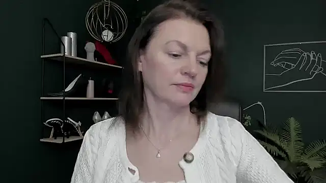 Snapshot of VivianWILD chatting on 02.13.26 VivianWILD online show from 02.13.26