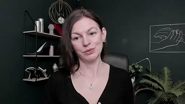 Snapshot of VivianWILD chatting on 02.18.26 VivianWILD online show from 02.18.26