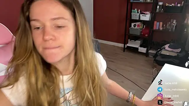 lucie mehott online show from 03.08.25