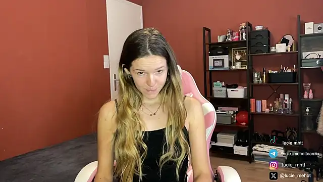 lucie mehott online show from 03.17.25