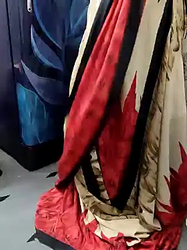 Snapshot of Januhot18 chatting on 12.18.24 Januhot18 online show from 12.18.24