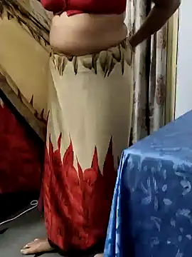 Snapshot of Januhot18 chatting on 12.18.24 Januhot18 online show from 12.18.24