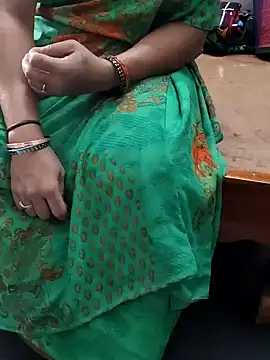 Snapshot of Januhot18 chatting on 12.24.24 Januhot18 online show from 12.24.24