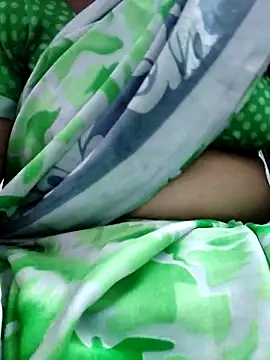 Snapshot of Januhot18 chatting on 12.29.24 Januhot18 online show from 12.29.24