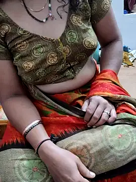 Snapshot of Januhot18 chatting on 01.05.25 Januhot18 online show from 01.05.25