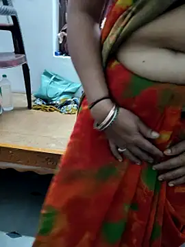 Snapshot of Januhot18 chatting on 01.07.25 Januhot18 online show from 01.07.25