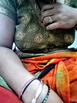 Snapshot of Januhot18 chatting on 01.08.25 Januhot18 online show from 01.08.25