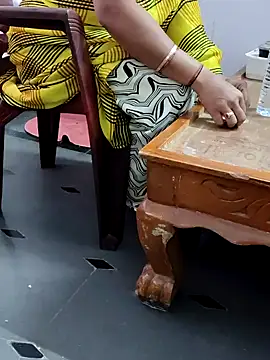 Snapshot of Januhot18 chatting on 01.11.25 Januhot18 online show from 01.11.25