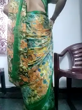 Snapshot of Januhot18 chatting on 02.20.25 Januhot18 online show from 02.20.25