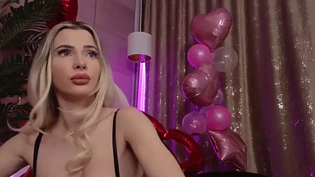 Elliblue online show from 03.11.25