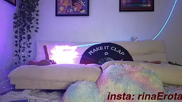 Snapshot of yummyrina chatting on 11.03.25 yummyrina online show from 11.03.25