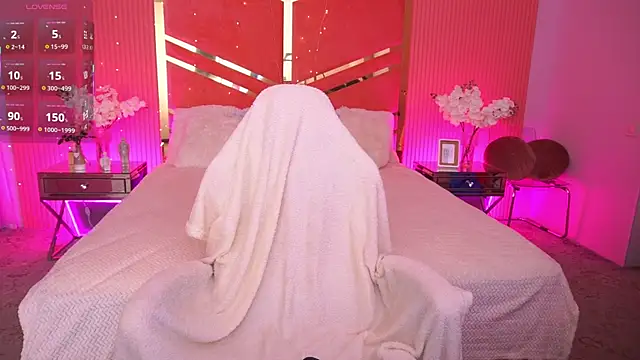 Miki Kivi online show from 04.14.26