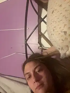 Snapshot of itzcheyduh chatting on 11.20.25 itzcheyduh online show from 11.20.25