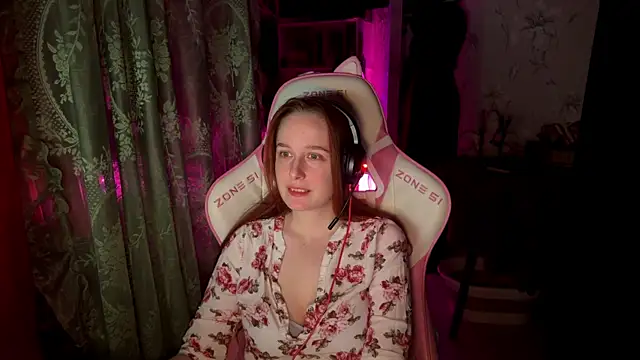Snapshot of pearl_princess_ chatting on 05.15.26 pearl princess online show from 05.15.26
