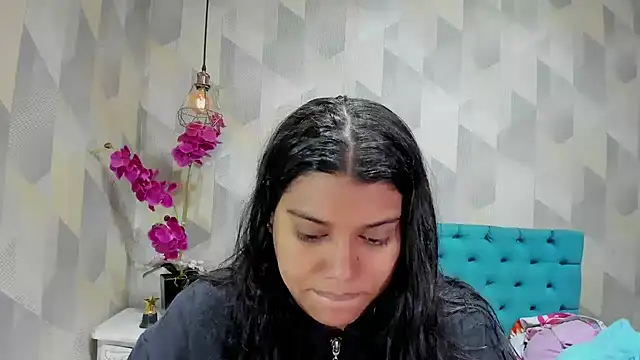 LindaBreeS online show from 10.10.25