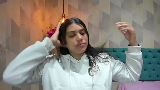 LindaBreeS online show from 06.14.26