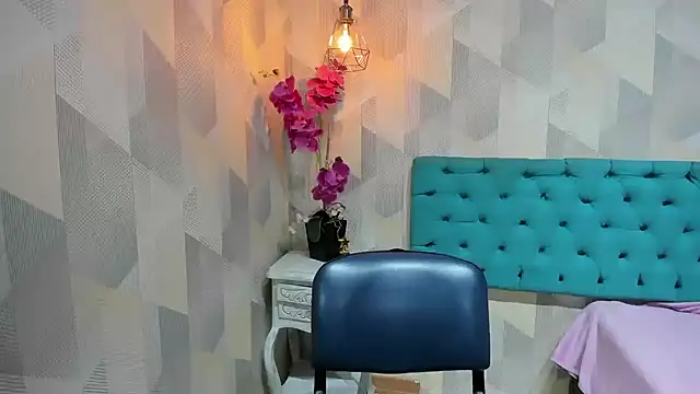 LindaBreeS online show from 06.17.26